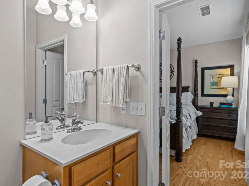 33124 Tanager Court, Fort Mill, SC 29707.  MLS# CAR4276689, YatesRealty ID 24021. Primary bath