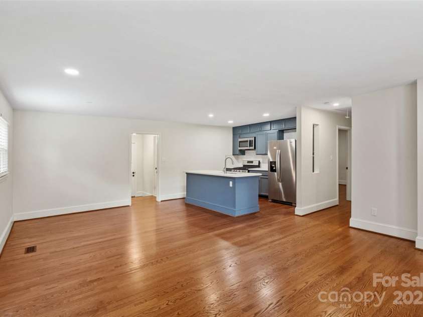 4906 Charleston Drive, Charlotte, NC 28212.  MLS# CAR4266265, YatesRealty ID 24024. 