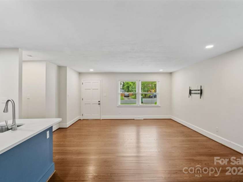 4906 Charleston Drive, Charlotte, NC 28212.  MLS# CAR4266265, YatesRealty ID 24024. 