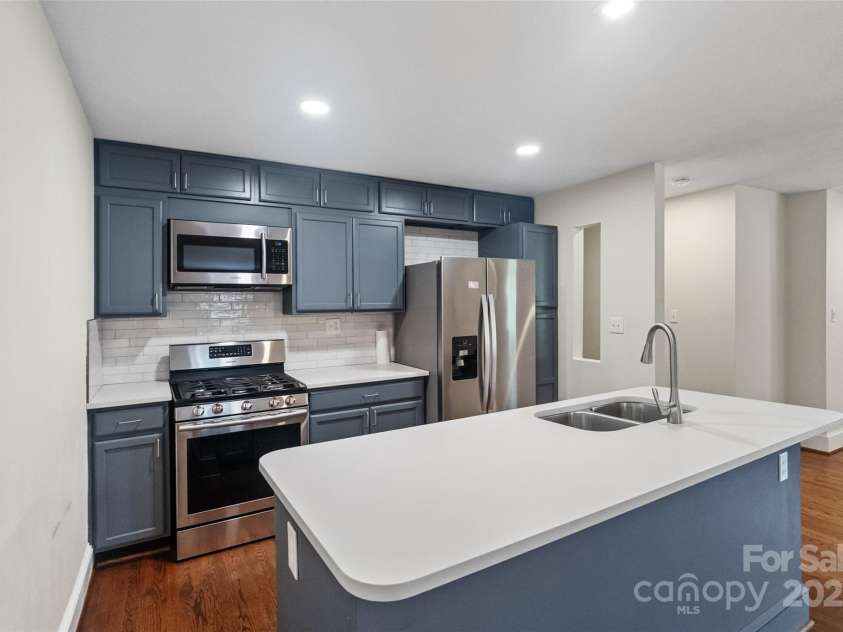 4906 Charleston Drive, Charlotte, NC 28212.  MLS# CAR4266265, YatesRealty ID 24024. 