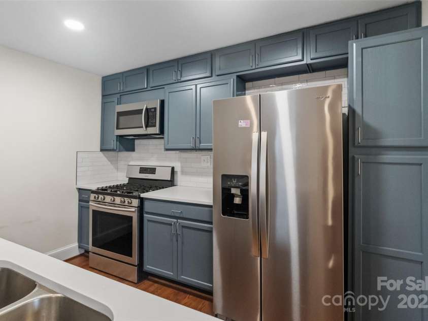 4906 Charleston Drive, Charlotte, NC 28212.  MLS# CAR4266265, YatesRealty ID 24024. 