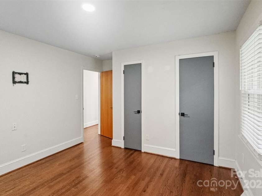 4906 Charleston Drive, Charlotte, NC 28212.  MLS# CAR4266265, YatesRealty ID 24024. 