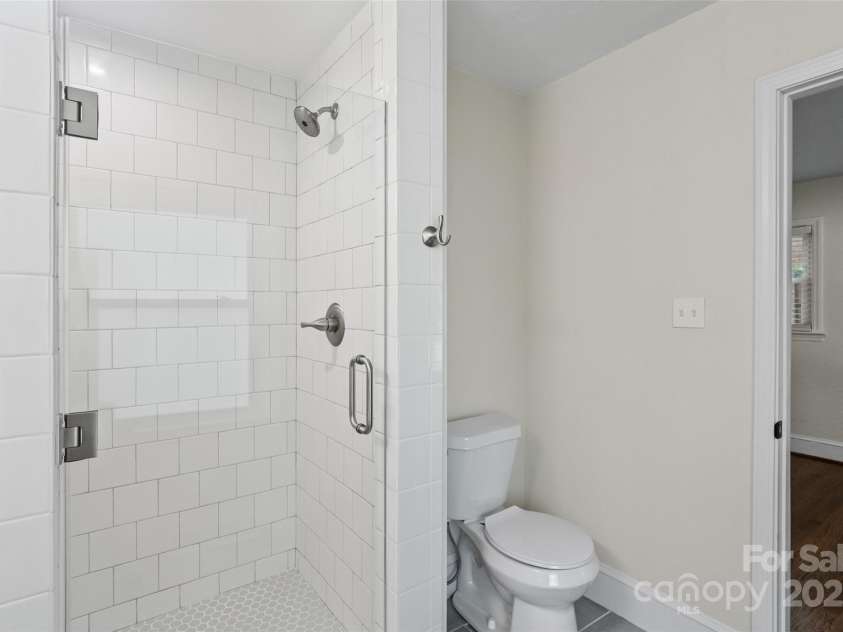 4906 Charleston Drive, Charlotte, NC 28212.  MLS# CAR4266265, YatesRealty ID 24024. 