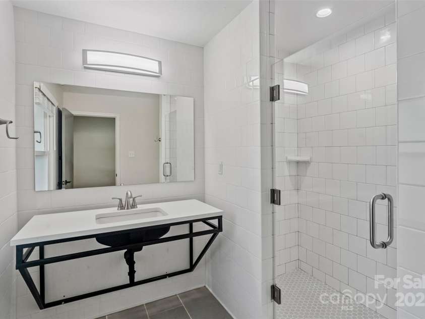 4906 Charleston Drive, Charlotte, NC 28212.  MLS# CAR4266265, YatesRealty ID 24024. 