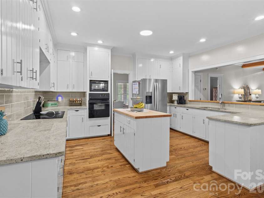 2520 Wooten Road, Chester, SC 29706.  MLS# CAR4384506, YatesRealty ID 24025. Kitchen