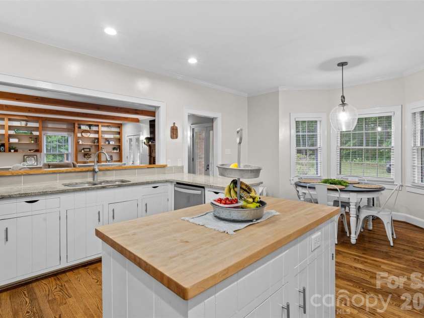 2520 Wooten Road, Chester, SC 29706.  MLS# CAR4384506, YatesRealty ID 24025. Kitchen