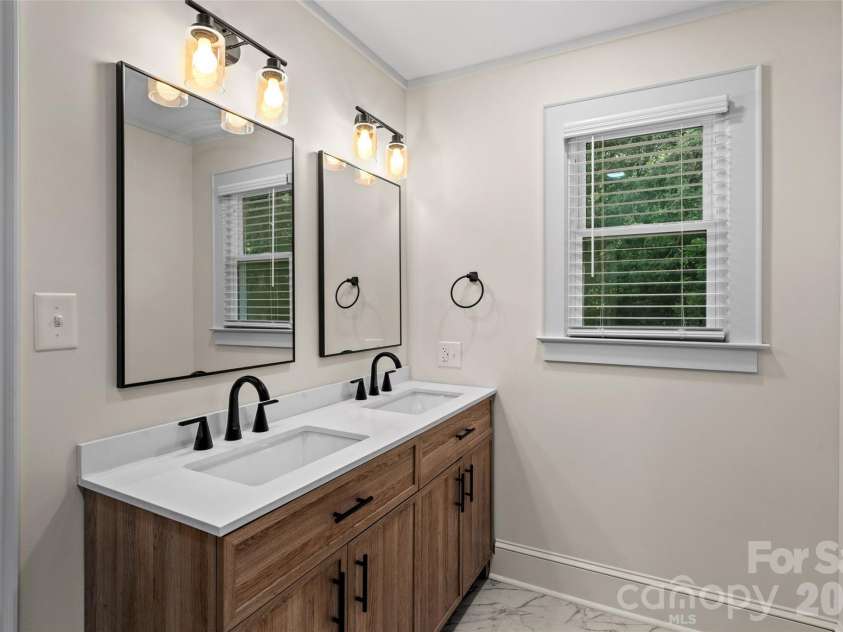 2520 Wooten Road, Chester, SC 29706.  MLS# CAR4384506, YatesRealty ID 24025. Primary Bathroom