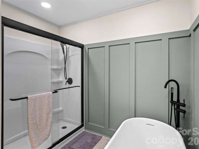 2520 Wooten Road, Chester, SC 29706.  MLS# CAR4384506, YatesRealty ID 24025. Primary Bathroom