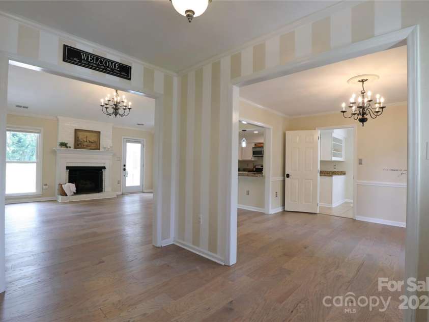 8829 Gelligum Drive, Charlotte, NC 28277.  MLS# CAR4275975, YatesRealty ID 24025. 