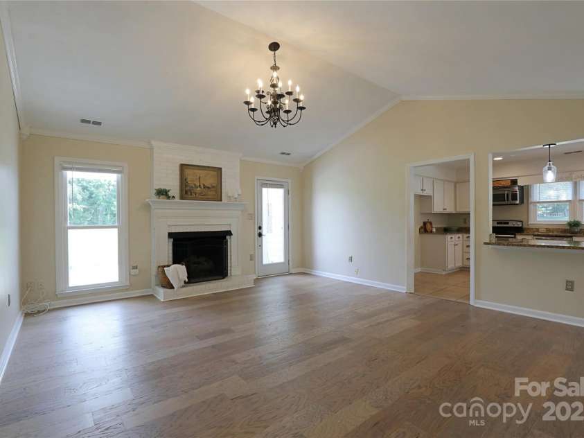 8829 Gelligum Drive, Charlotte, NC 28277.  MLS# CAR4275975, YatesRealty ID 24025. 