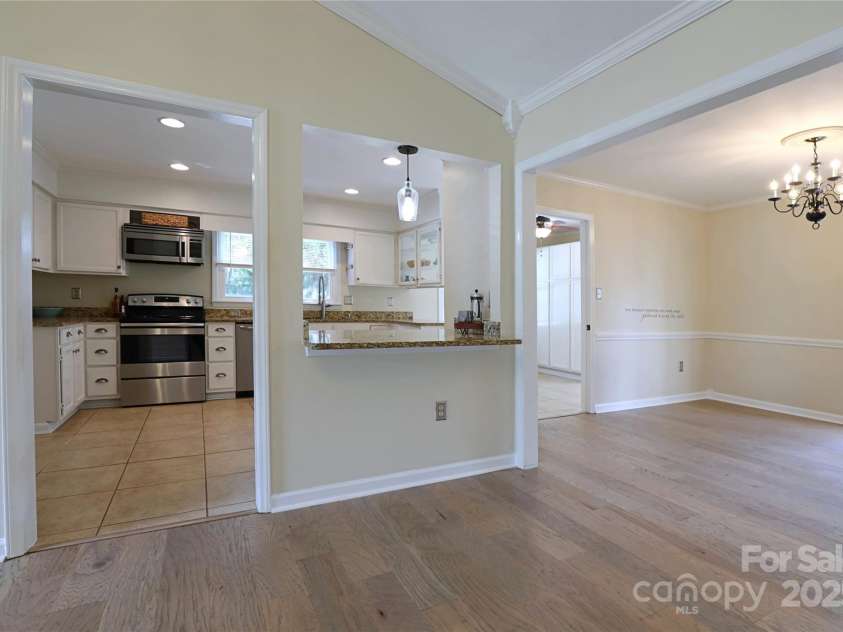 8829 Gelligum Drive, Charlotte, NC 28277.  MLS# CAR4275975, YatesRealty ID 24025. 