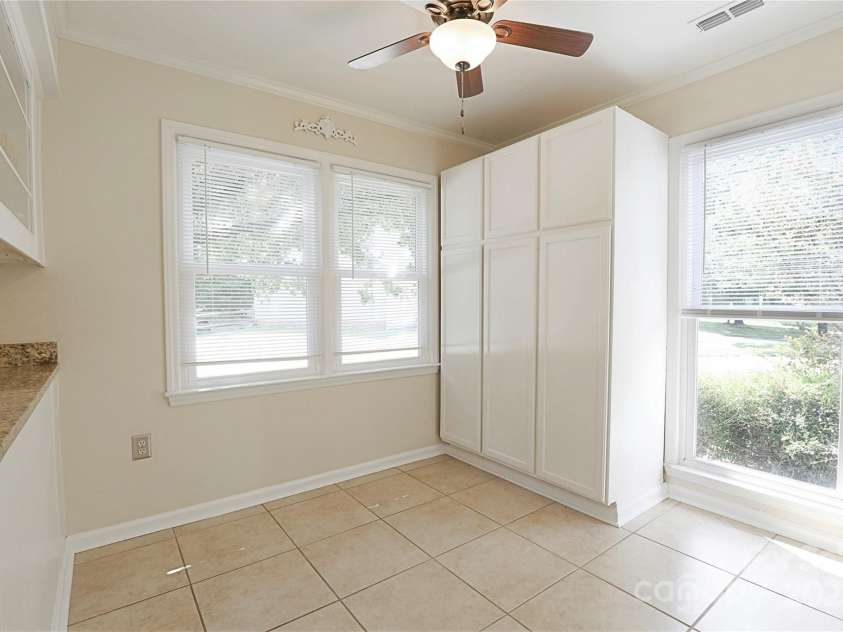 8829 Gelligum Drive, Charlotte, NC 28277.  MLS# CAR4275975, YatesRealty ID 24025. 