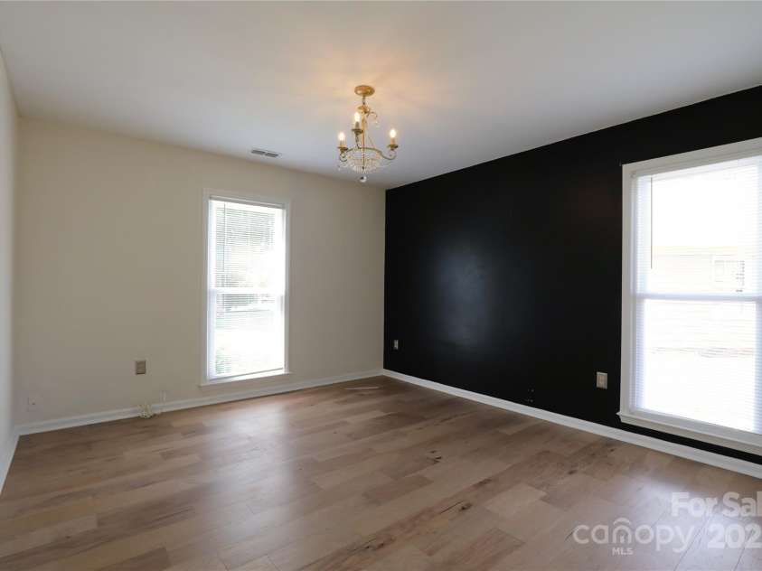 8829 Gelligum Drive, Charlotte, NC 28277.  MLS# CAR4275975, YatesRealty ID 24025. 