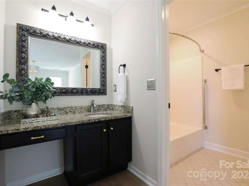 8829 Gelligum Drive, Charlotte, NC 28277.  MLS# CAR4275975, YatesRealty ID 24025. 