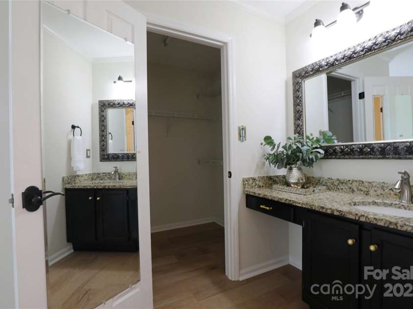 8829 Gelligum Drive, Charlotte, NC 28277.  MLS# CAR4275975, YatesRealty ID 24025. 