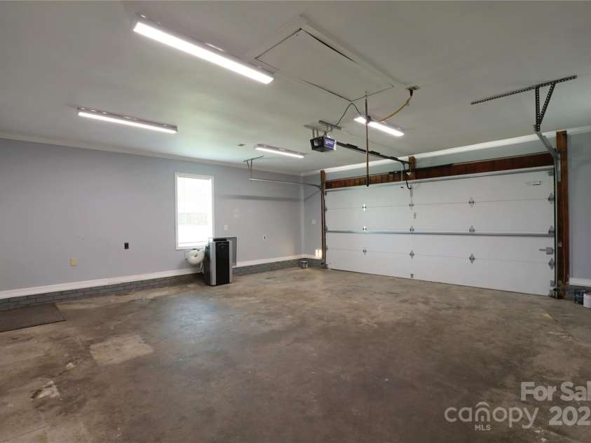 8829 Gelligum Drive, Charlotte, NC 28277.  MLS# CAR4275975, YatesRealty ID 24025. 