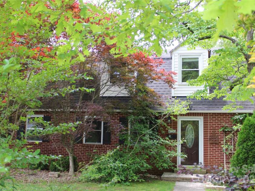 426/432 Maple Street, Brevard, NC 28712.  MLS# CAR4259248, YatesRealty ID 24026. 
