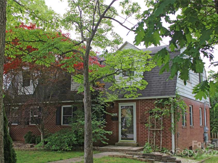 426/432 Maple Street, Brevard, NC 28712.  MLS# CAR4259248, YatesRealty ID 24026. 