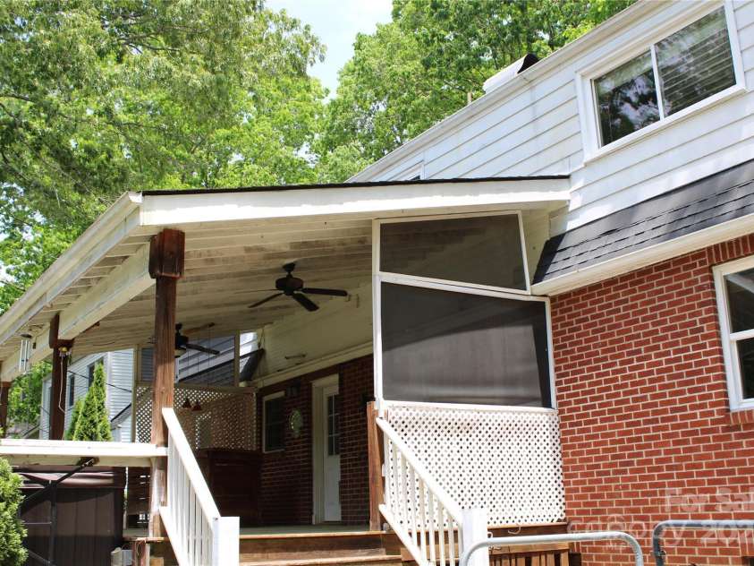 426/432 Maple Street, Brevard, NC 28712.  MLS# CAR4259248, YatesRealty ID 24026. 