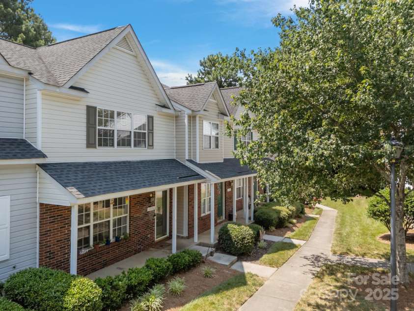 1778 Pergola Place, Charlotte, NC 28213.  MLS# CAR4276242, YatesRealty ID 24028. 