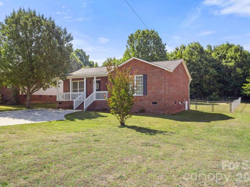 1502 Main Street, Cherryville, NC 28021.  MLS# CAR4384202, YatesRealty ID 24029. 