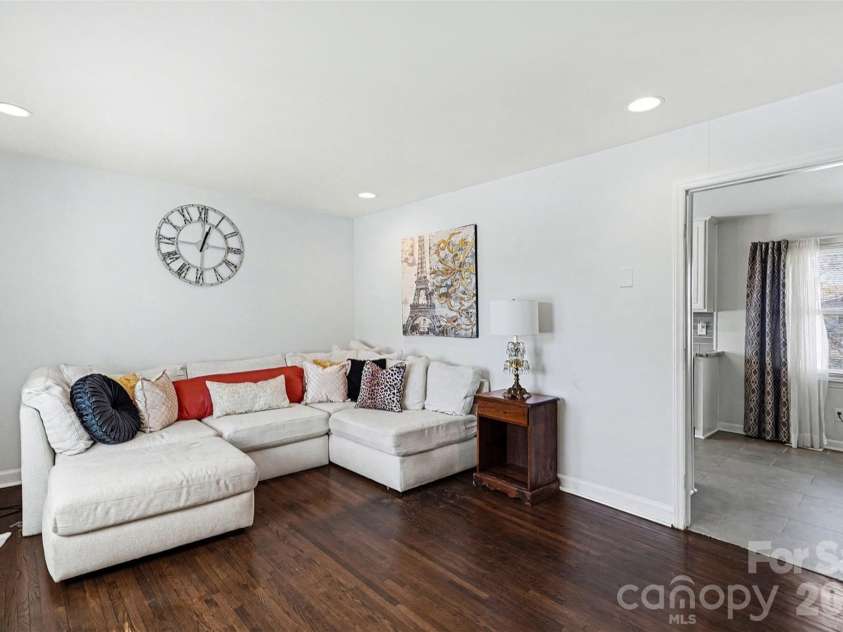 420 Colony Acres Drive, Charlotte, NC 28217.  MLS# CAR4335694, YatesRealty ID 2403. 