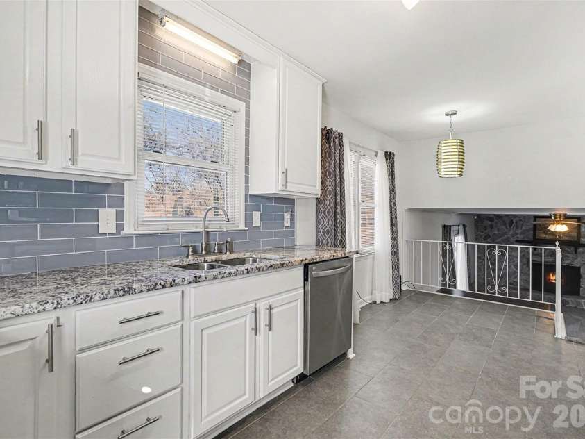 420 Colony Acres Drive, Charlotte, NC 28217.  MLS# CAR4335694, YatesRealty ID 2403. 