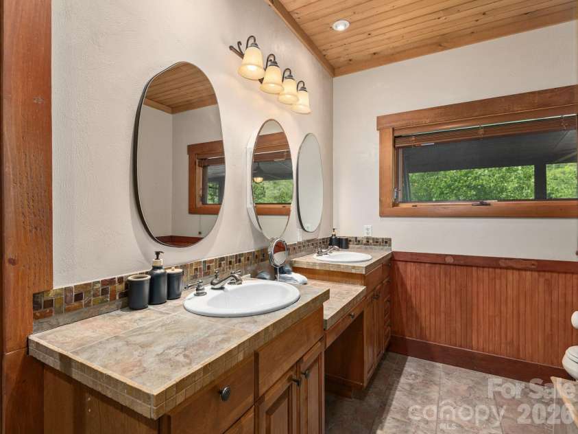 39 Great Aspen Way, Black Mountain, NC 28711.  MLS# CAR4383326, YatesRealty ID 24030. 