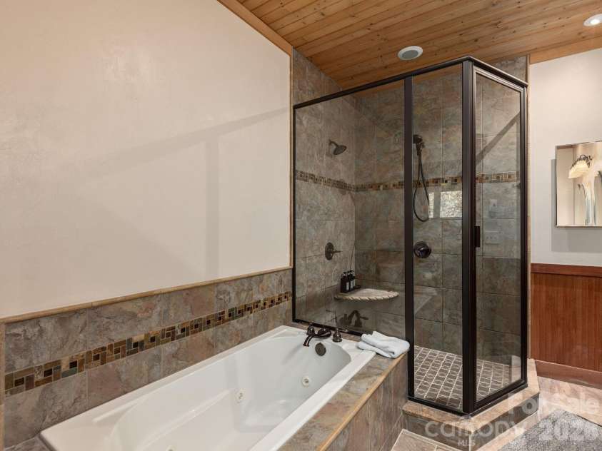 39 Great Aspen Way, Black Mountain, NC 28711.  MLS# CAR4383326, YatesRealty ID 24030. 