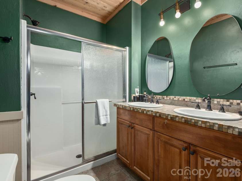 39 Great Aspen Way, Black Mountain, NC 28711.  MLS# CAR4383326, YatesRealty ID 24030. 