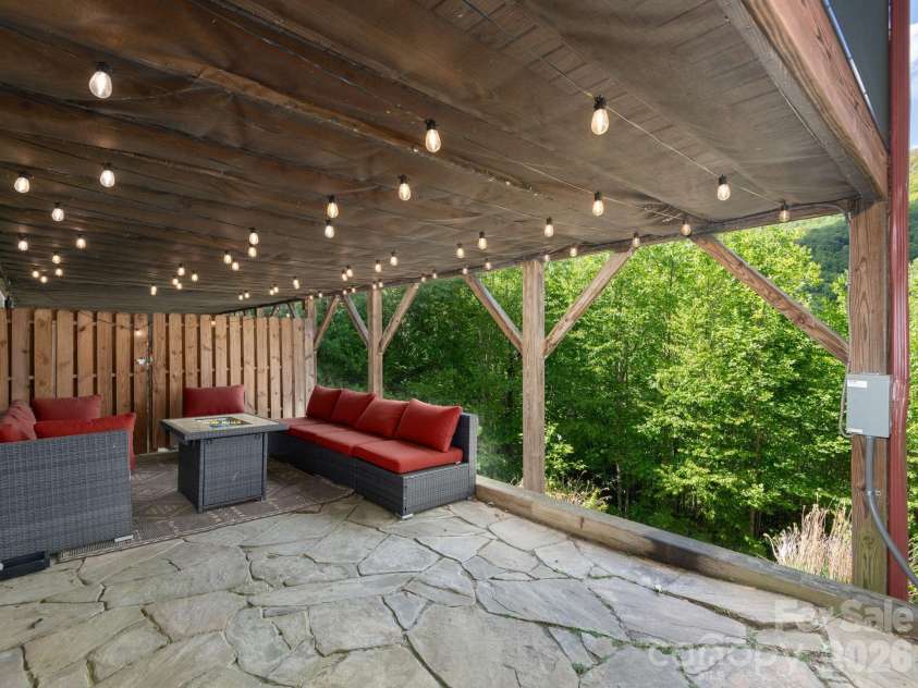 39 Great Aspen Way, Black Mountain, NC 28711.  MLS# CAR4383326, YatesRealty ID 24030. 