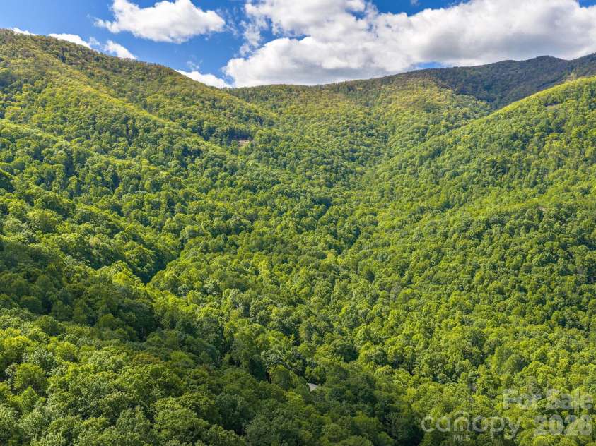 39 Great Aspen Way, Black Mountain, NC 28711.  MLS# CAR4383326, YatesRealty ID 24030. 