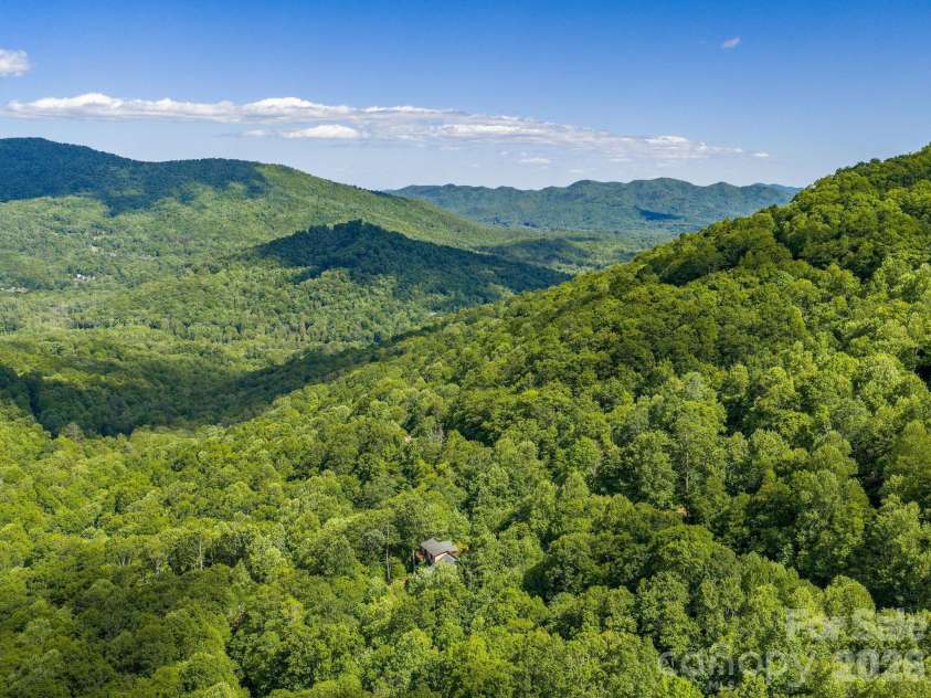 39 Great Aspen Way, Black Mountain, NC 28711.  MLS# CAR4383326, YatesRealty ID 24030. 