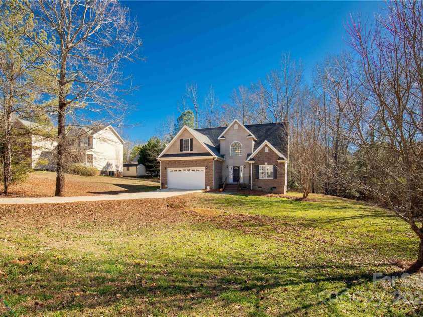4114 Flint Drive, Lancaster, SC 29720.  MLS# CAR4274857, YatesRealty ID 24030. 