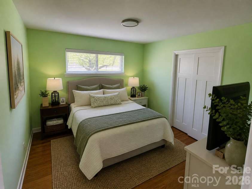492 14th Avenue Drive, Hickory, NC 28601.  MLS# CAR4383493, YatesRealty ID 24031. 