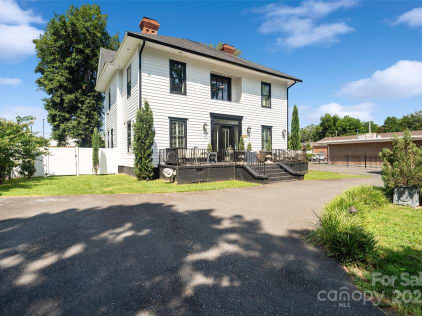 311 Oakland Avenue, Rock Hill, SC 29730.  MLS# CAR4276399, YatesRealty ID 24032. 