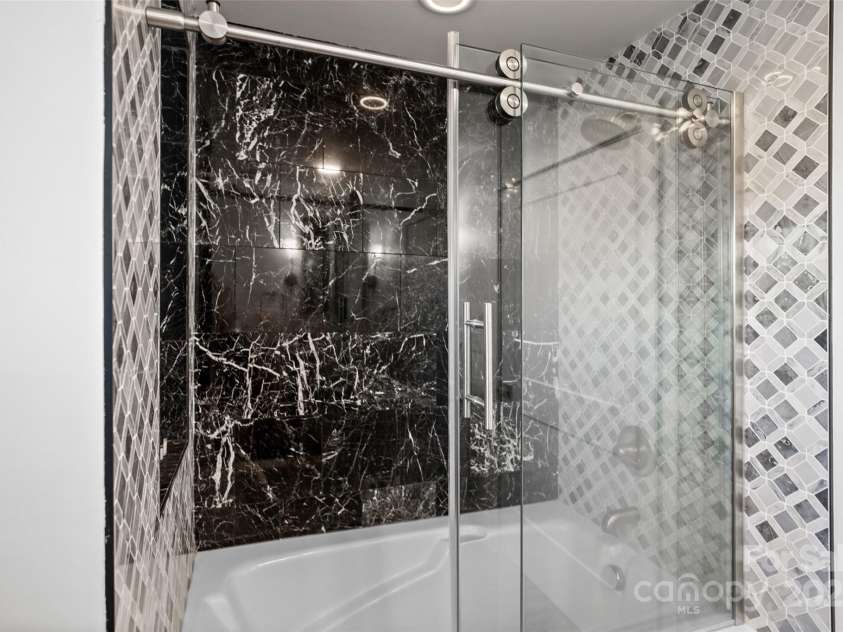 311 Oakland Avenue, Rock Hill, SC 29730.  MLS# CAR4276399, YatesRealty ID 24032. 