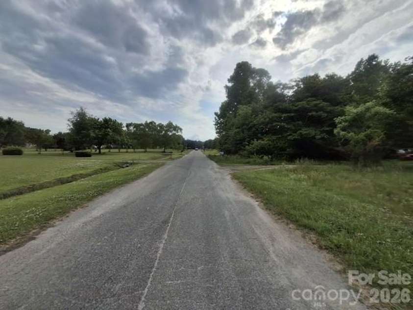 890 Snohan Road, Ayden, NC 28513.  MLS# CAR4391021, YatesRealty ID 24032. 