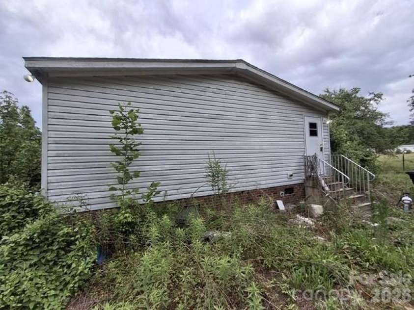 890 Snohan Road, Ayden, NC 28513.  MLS# CAR4391021, YatesRealty ID 24032. 