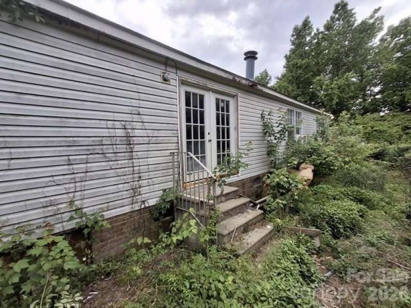 890 Snohan Road, Ayden, NC 28513.  MLS# CAR4391021, YatesRealty ID 24032. 
