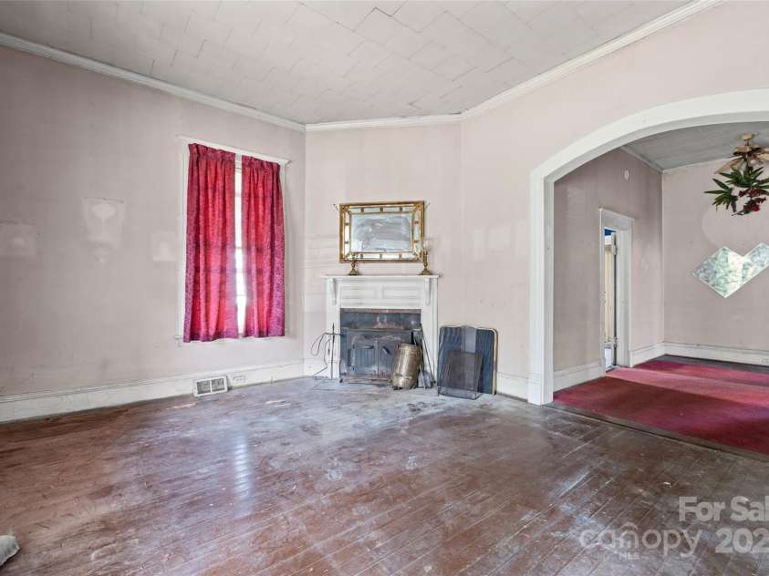 108 Walker Street, Chester, SC 29706.  MLS# CAR4277990, YatesRealty ID 24033. 