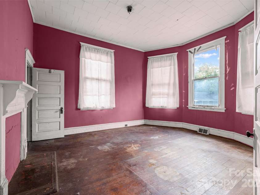 108 Walker Street, Chester, SC 29706.  MLS# CAR4277990, YatesRealty ID 24033. 