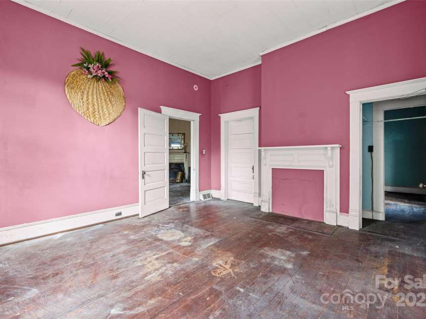 108 Walker Street, Chester, SC 29706.  MLS# CAR4277990, YatesRealty ID 24033. 