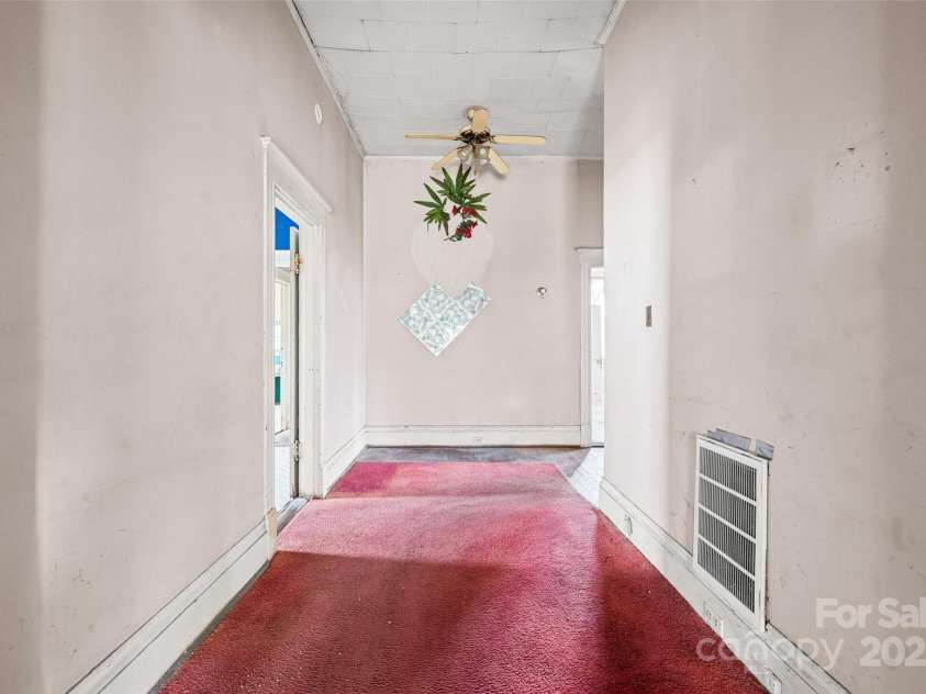 108 Walker Street, Chester, SC 29706.  MLS# CAR4277990, YatesRealty ID 24033. 