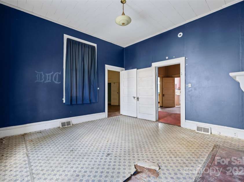 108 Walker Street, Chester, SC 29706.  MLS# CAR4277990, YatesRealty ID 24033. 