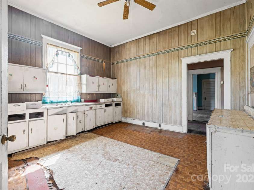 108 Walker Street, Chester, SC 29706.  MLS# CAR4277990, YatesRealty ID 24033. 