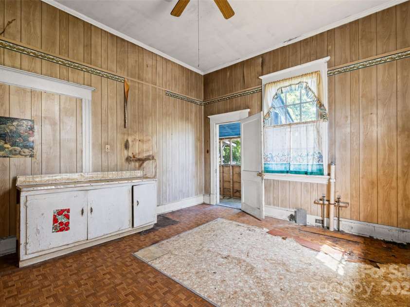 108 Walker Street, Chester, SC 29706.  MLS# CAR4277990, YatesRealty ID 24033. 