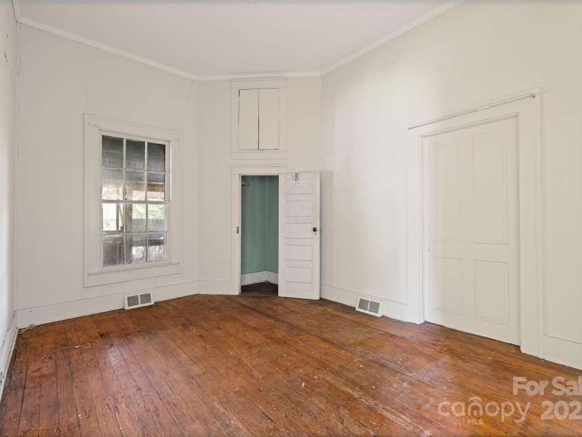 108 Walker Street, Chester, SC 29706.  MLS# CAR4277990, YatesRealty ID 24033. 