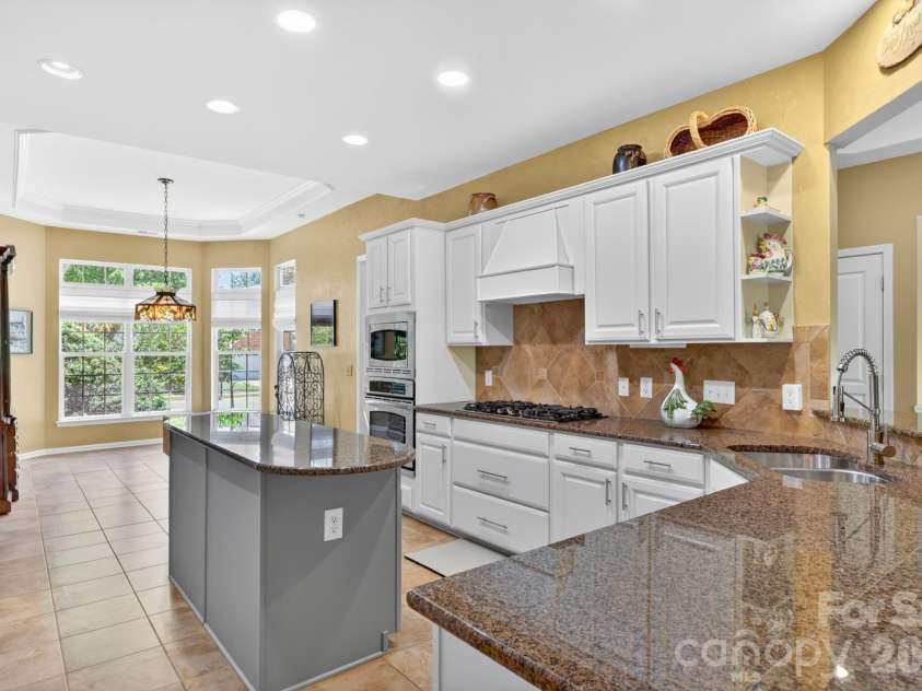9242 Whistling Straits Drive, Fort Mill, SC 29707.  MLS# CAR4381475, YatesRealty ID 24033. 