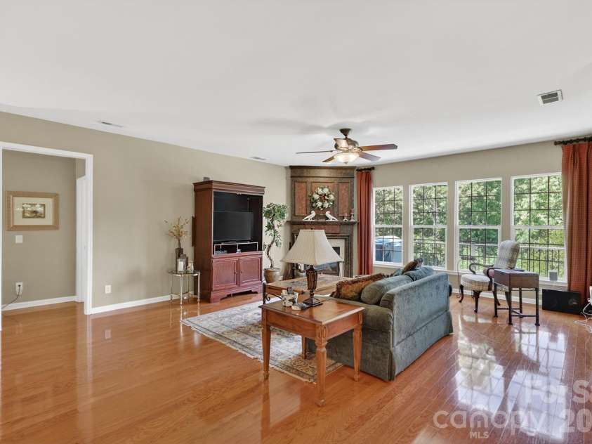 9242 Whistling Straits Drive, Fort Mill, SC 29707.  MLS# CAR4381475, YatesRealty ID 24033. 
